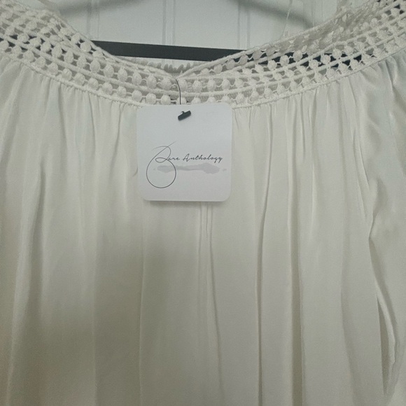 Beautiful blouse - Picture 3 of 3